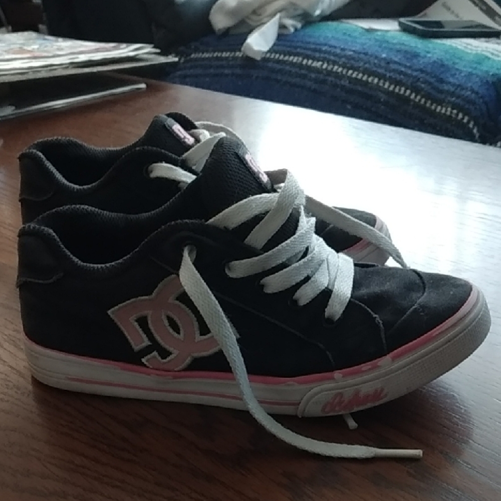 DC Girls Black and Pink Skater Shoes YOUTH SIZE 2